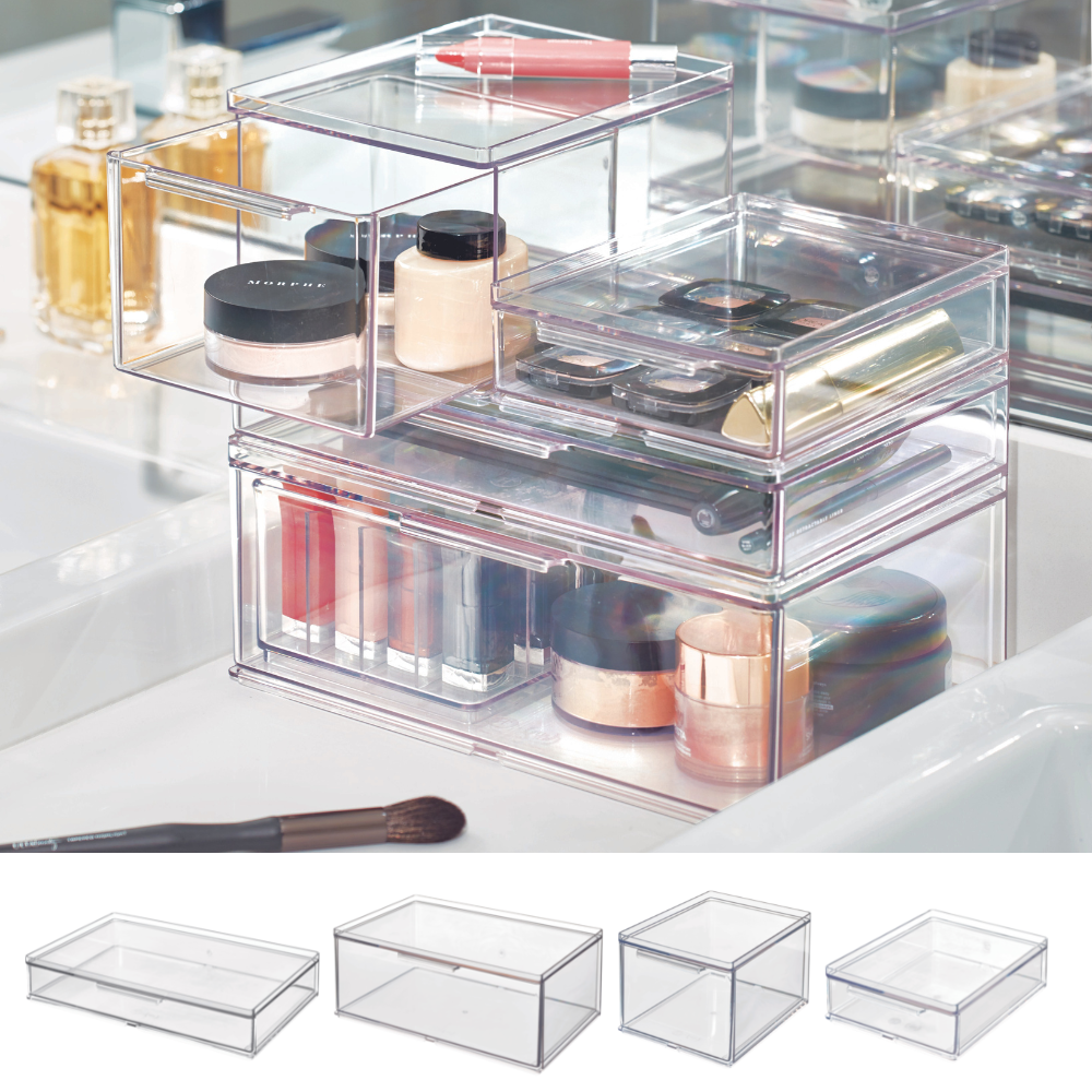 Der iDesign HOME EDIT Organizer mit Schublade modular - div. Größen bietet transparente Aufbewahrung für Lippenstifte, Puder, Pinsel und Tiegel auf dem Badregal. Vier separate, modulare Organizer mit Schublade sind unten abgebildet.