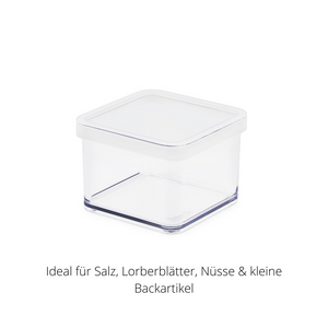 Quadratischer Kunststoffbehälter mit weißem Deckel auf Oberfläche, Text: „Ideal für Salz, Lorbeerblätter, Nüsse & Backartikel“.