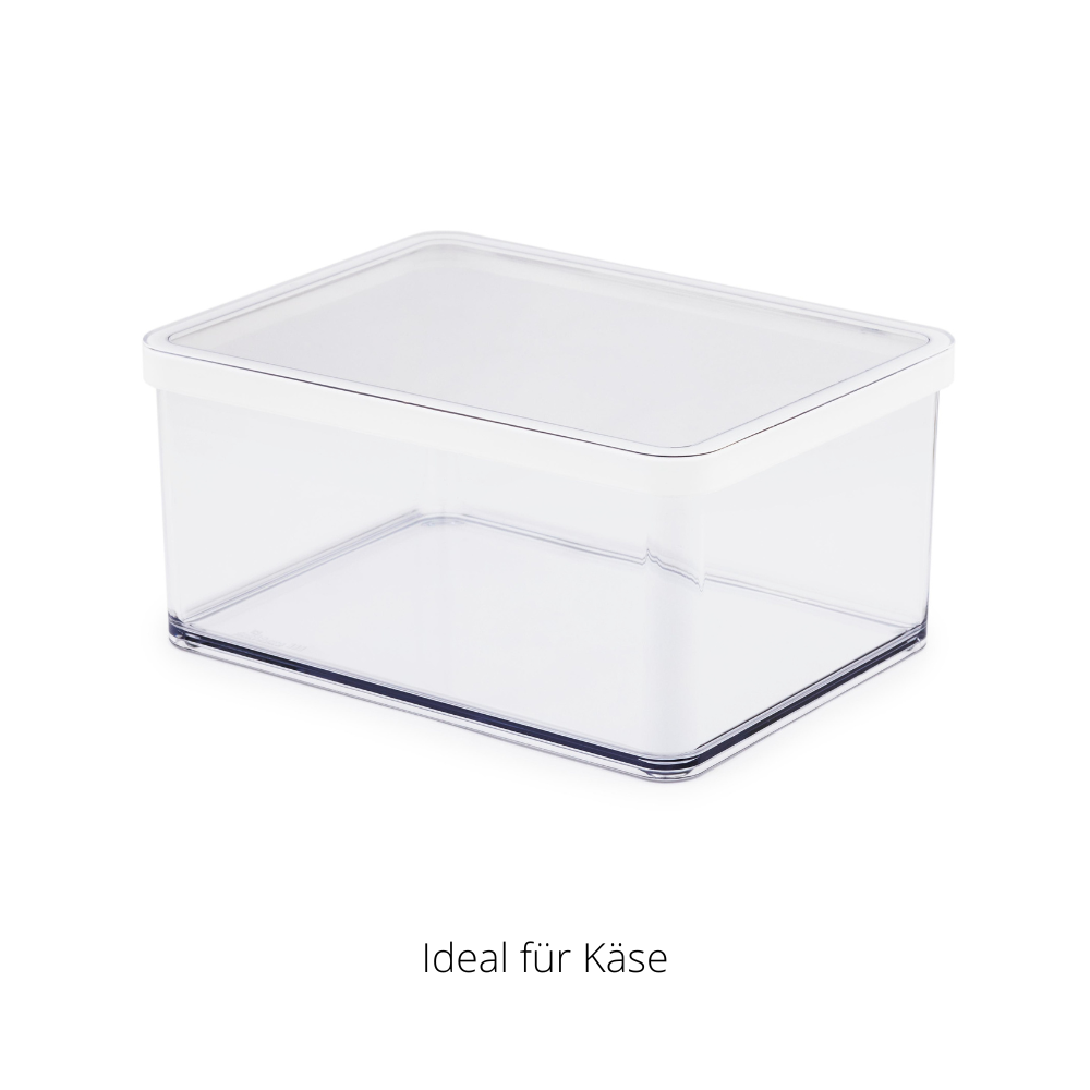Plastikbehälter mit weißem Deckel, stehend auf hellem Hintergrund. Text: „Ideal für Käse“.